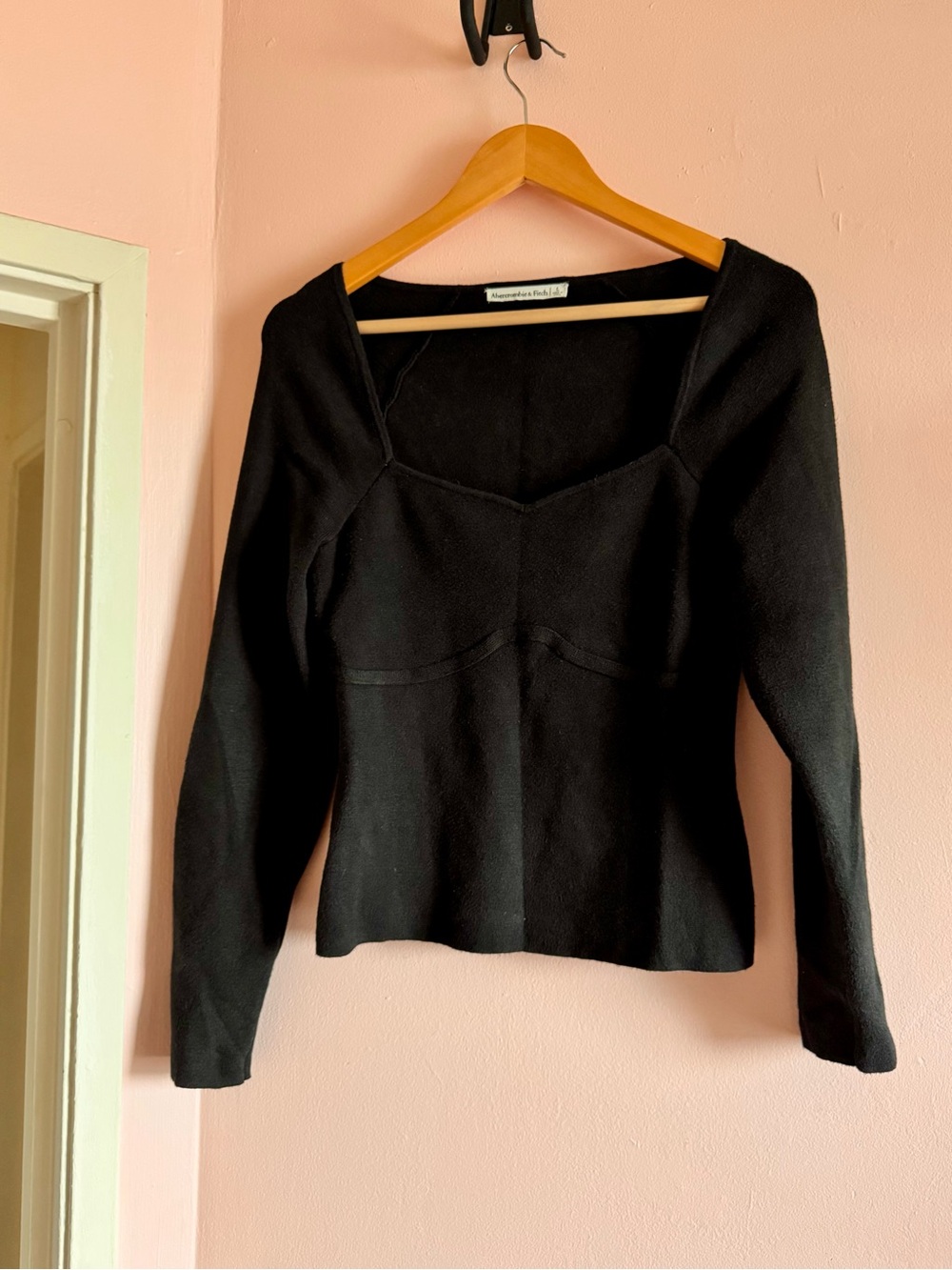 Abercrombie & Fitch Black Long-Sleeve Sweetheart Knit Top